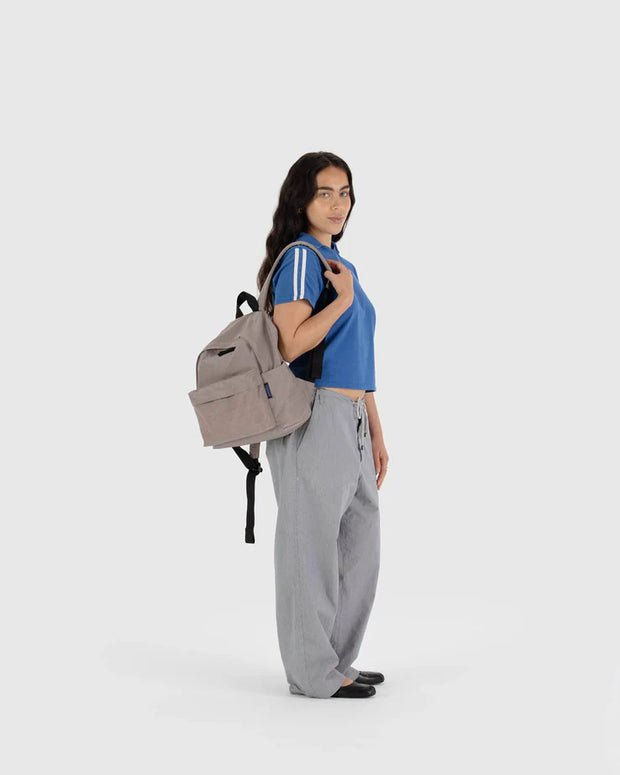 BAGGU | Dove Medium Nylon Backpack