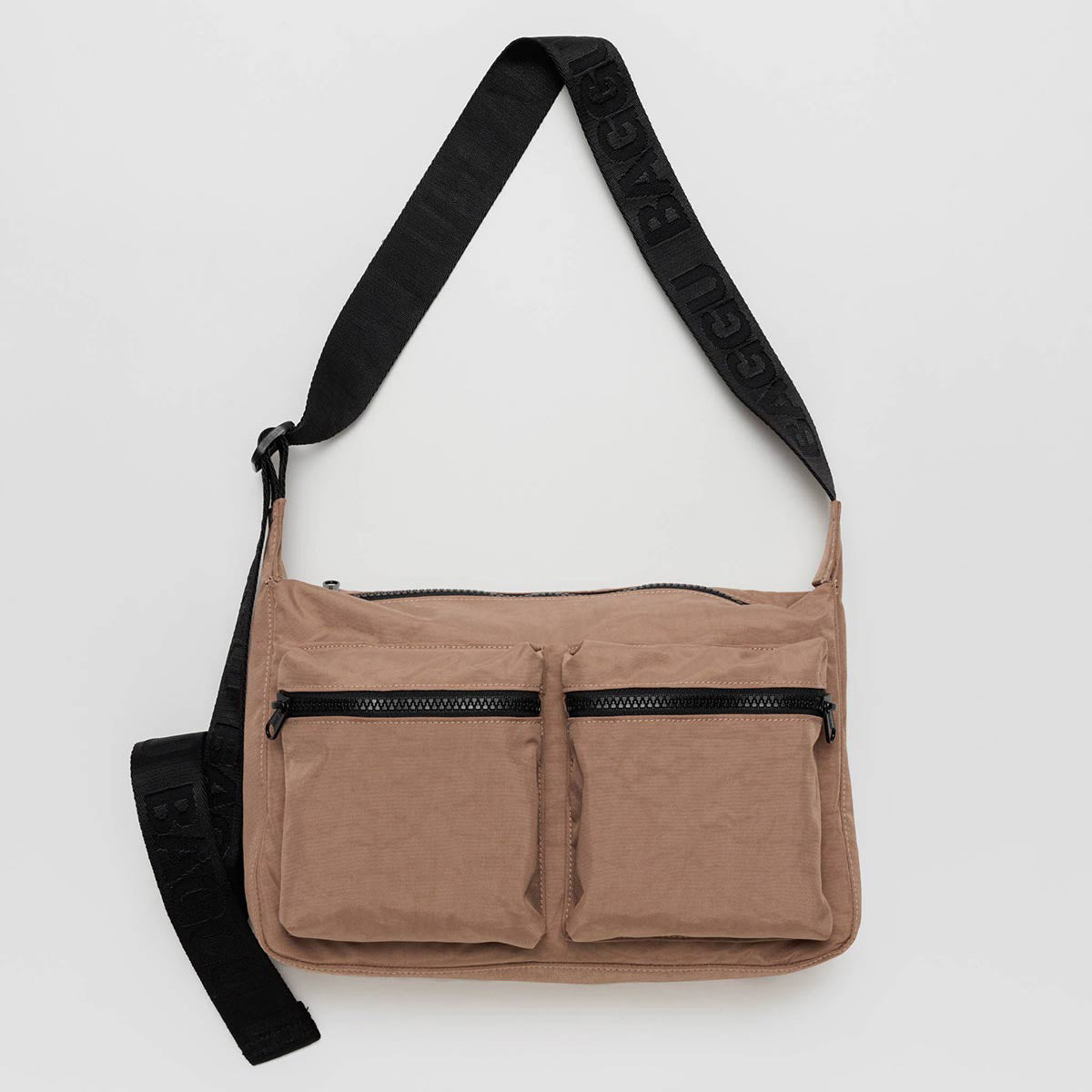 A Baggu Medium Crossbody Cargo bag in Cocoa